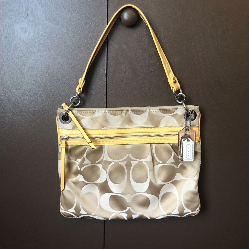 Coach Poppy Hippie in Sunflower (EUC)